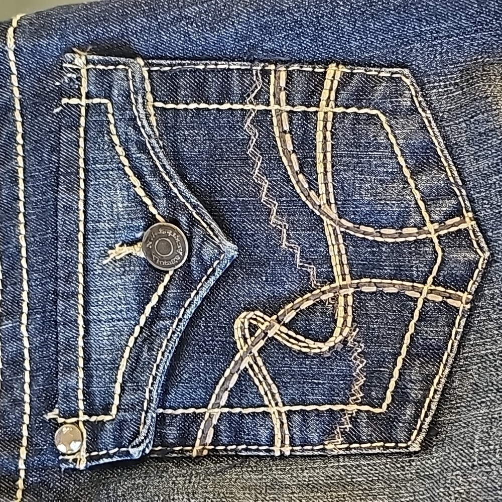 Nine West Vintage American‎ Jeans. Mid Rise bootcut. Enbroidery, NICE Y2K